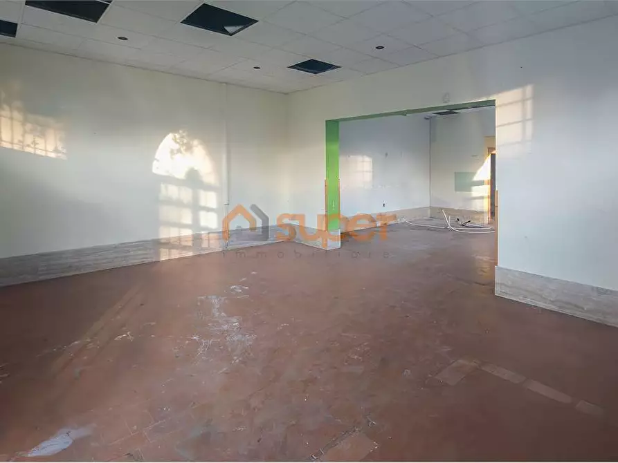 Immagine 5 di Negozio in affitto  a Bastia Umbra