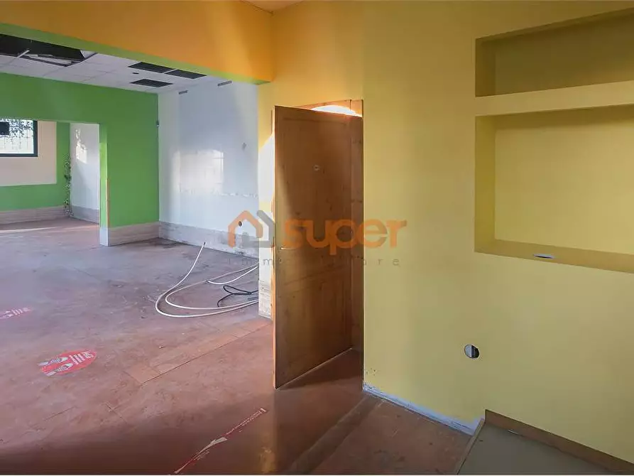 Immagine 11 di Negozio in affitto  a Bastia Umbra