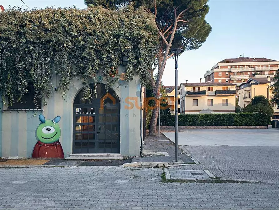 Immagine 1 di Negozio in affitto  a Bastia Umbra