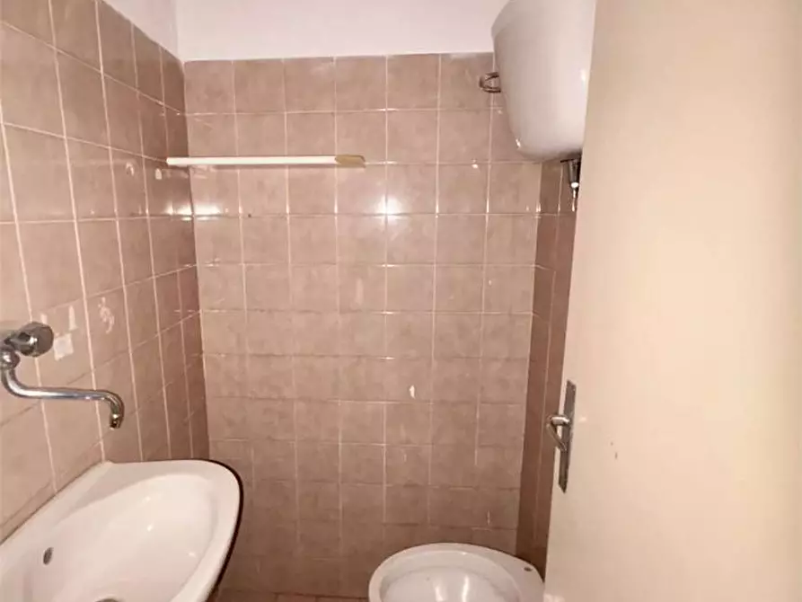 Immagine 5 di Negozio in affitto  in Corso Vannucci a Perugia