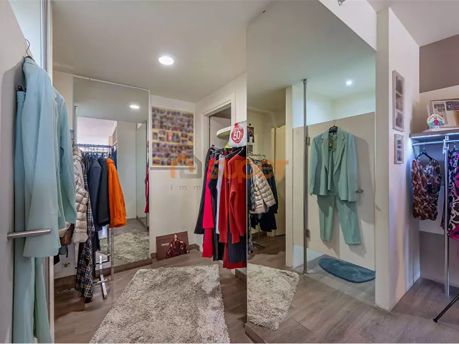 Immagine 7 di Negozio in affitto  in Via Beltrand Russel a Magione