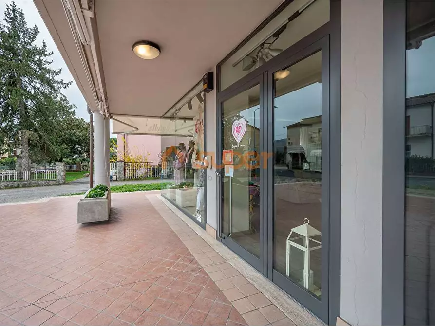Immagine 12 di Negozio in affitto  in Via Beltrand Russel a Magione