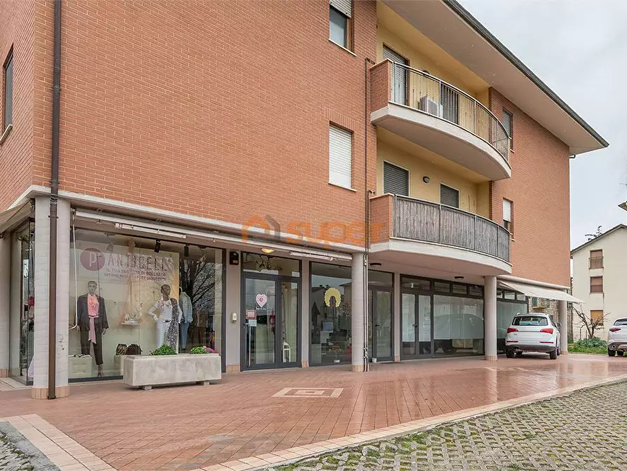 Immagine 14 di Negozio in affitto  in Via Beltrand Russel a Magione