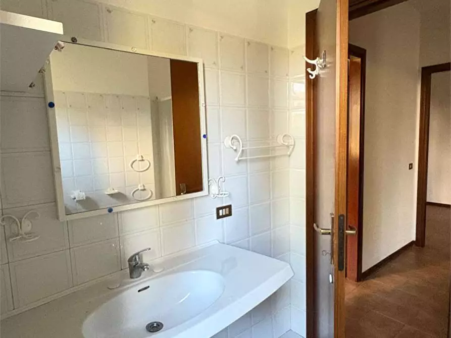 Immagine 16 di Trilocale in affitto  in Via dello Scudo a Perugia