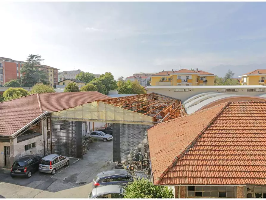 Immagine 3 di Stabile in vendita  in Via Marconi  1 a Cossato