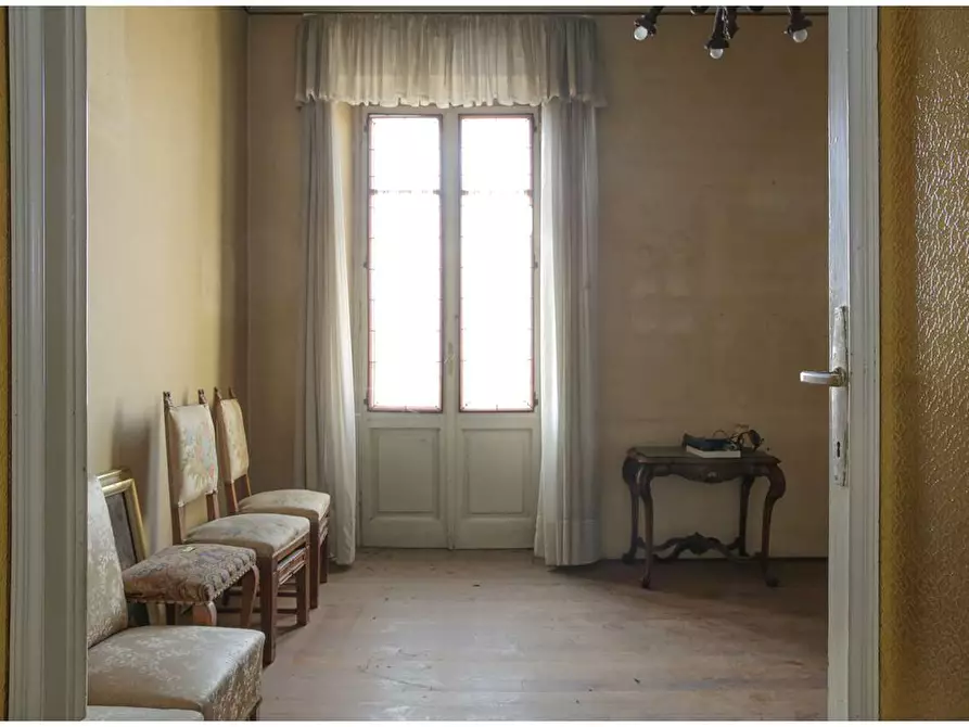 Immagine 12 di Stabile in vendita  in Via Marconi  1 a Cossato