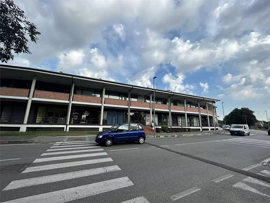 Immagine 15 di Ufficio in vendita  in Via Torre Pellice 17 a Torino