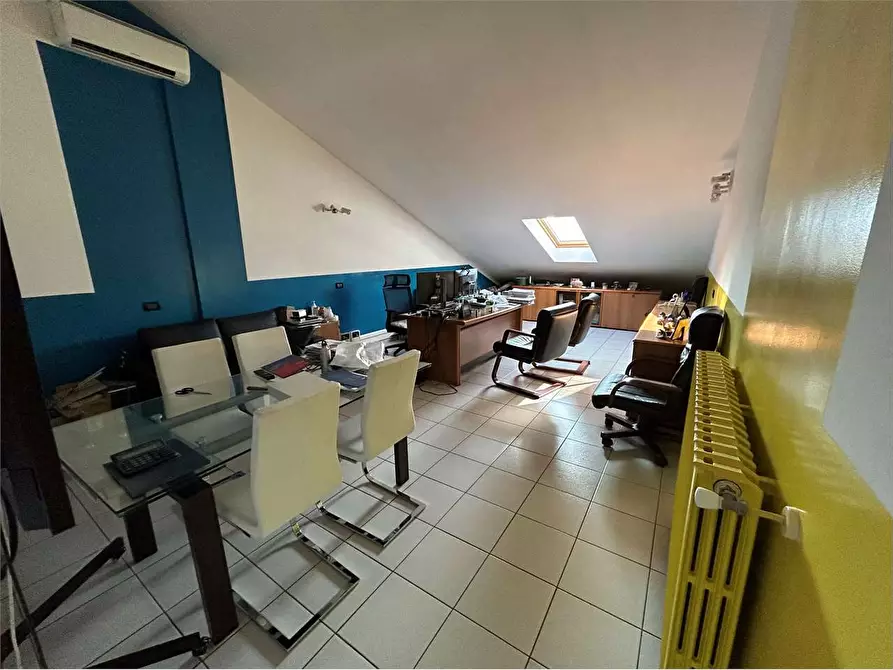 Immagine 12 di Ufficio in vendita  in Via Torre Pellice 17 a Torino