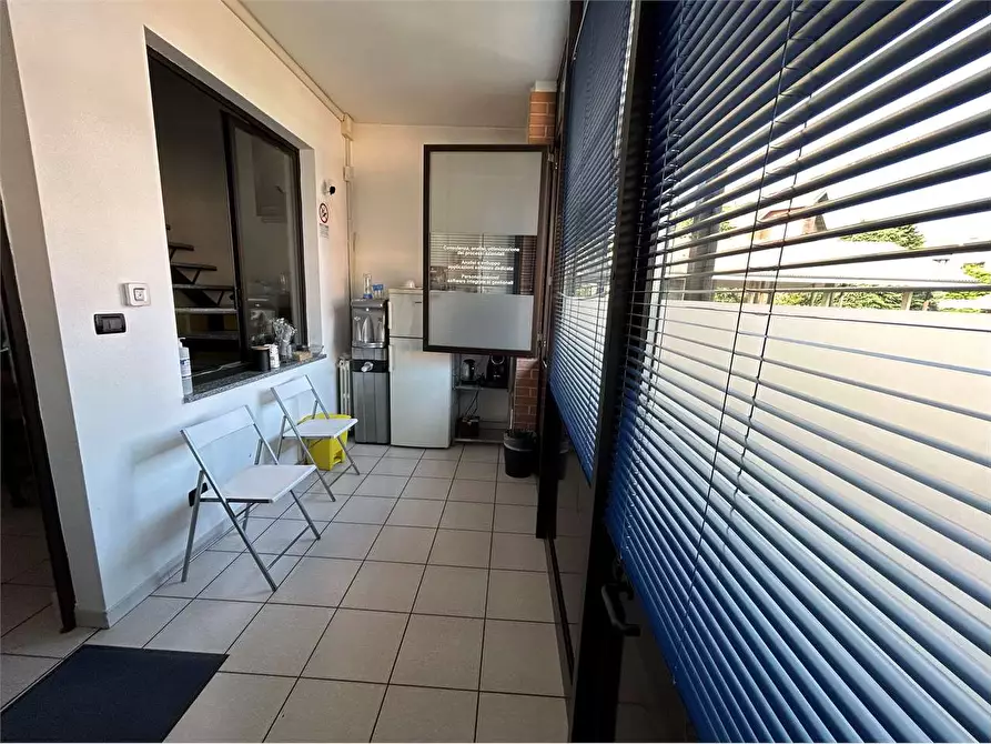 Immagine 8 di Ufficio in vendita  in Via Torre Pellice 17 a Torino