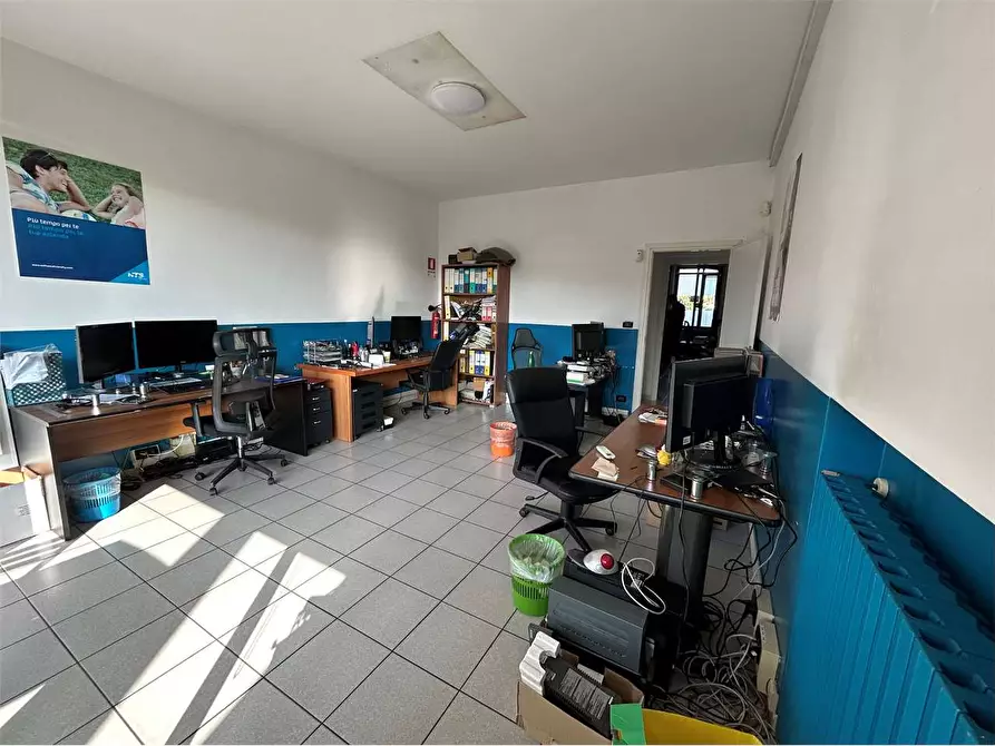 Immagine 4 di Ufficio in vendita  in Via Torre Pellice 17 a Torino