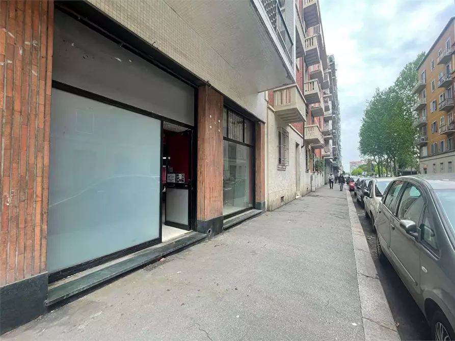 Immagine 6 di Negozio in vendita  in Via Monte Rosa  125 a Torino