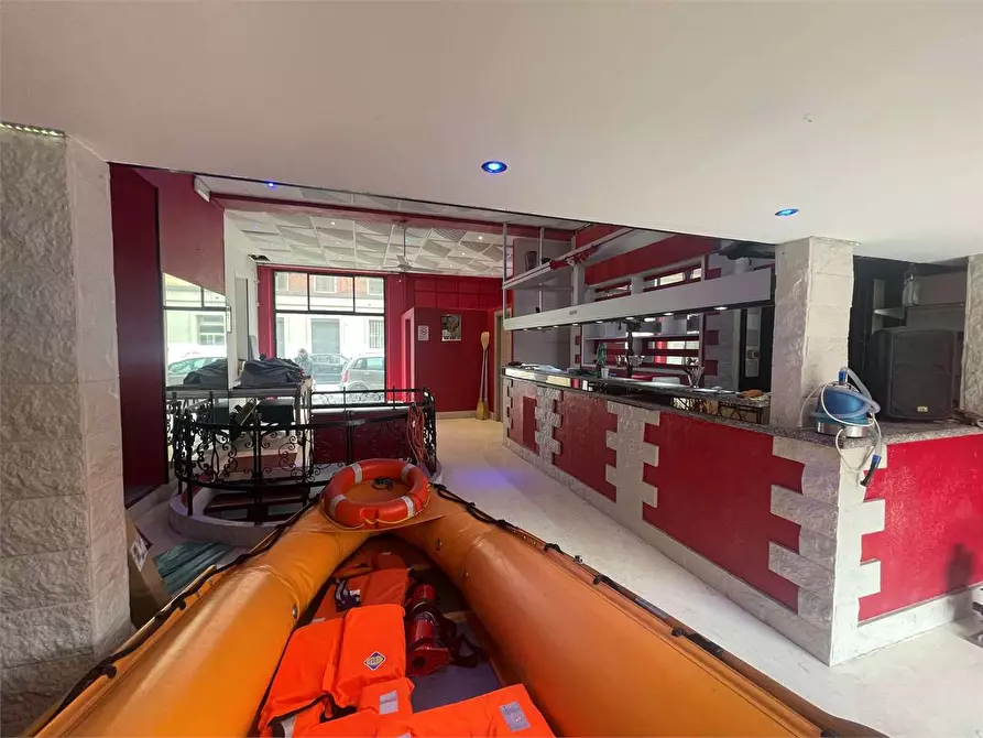 Immagine 27 di Negozio in vendita  in Via Monte Rosa  125 a Torino