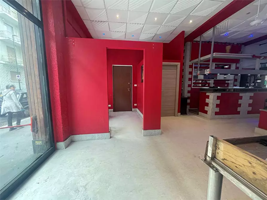 Immagine 36 di Negozio in vendita  in Via Monte Rosa  125 a Torino