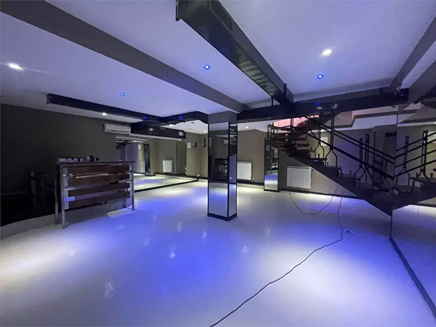 Immagine 46 di Negozio in vendita  in Via Monte Rosa  125 a Torino