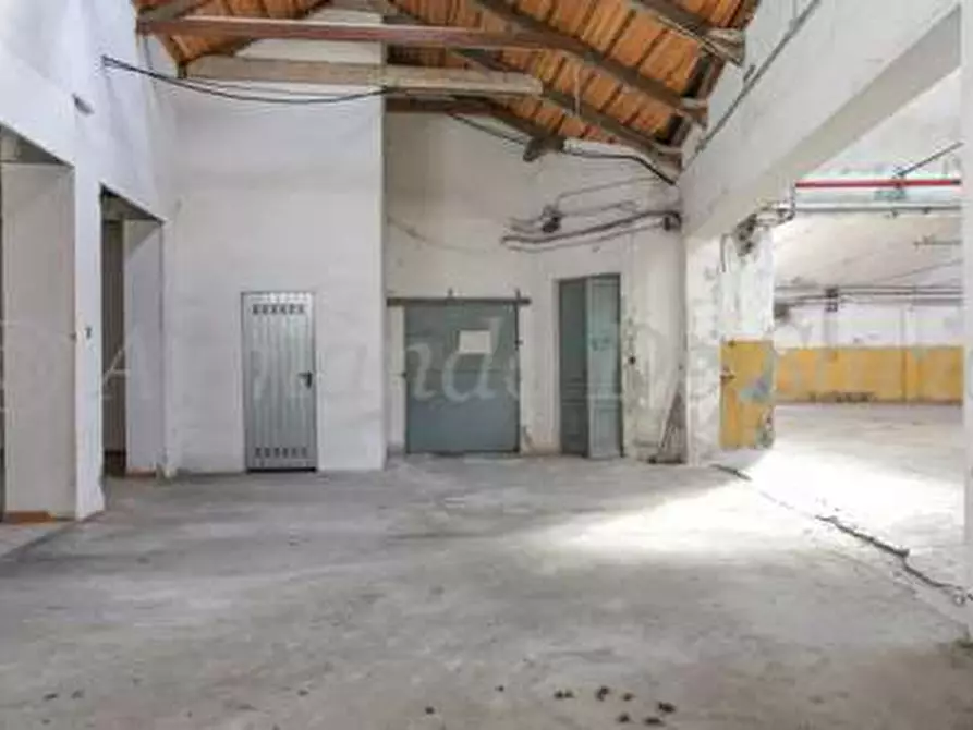 Immagine 53 di Stabile in vendita  in Via Marconi  1 a Cossato