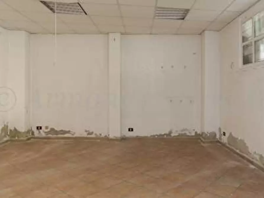 Immagine 54 di Stabile in vendita  in Via Marconi  1 a Cossato