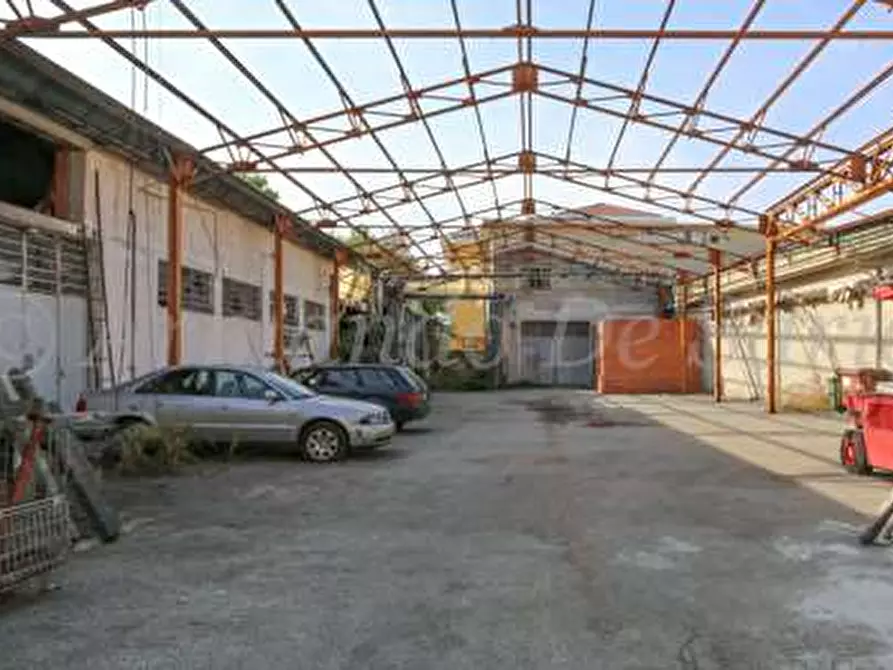 Immagine 67 di Stabile in vendita  in Via Marconi  1 a Cossato