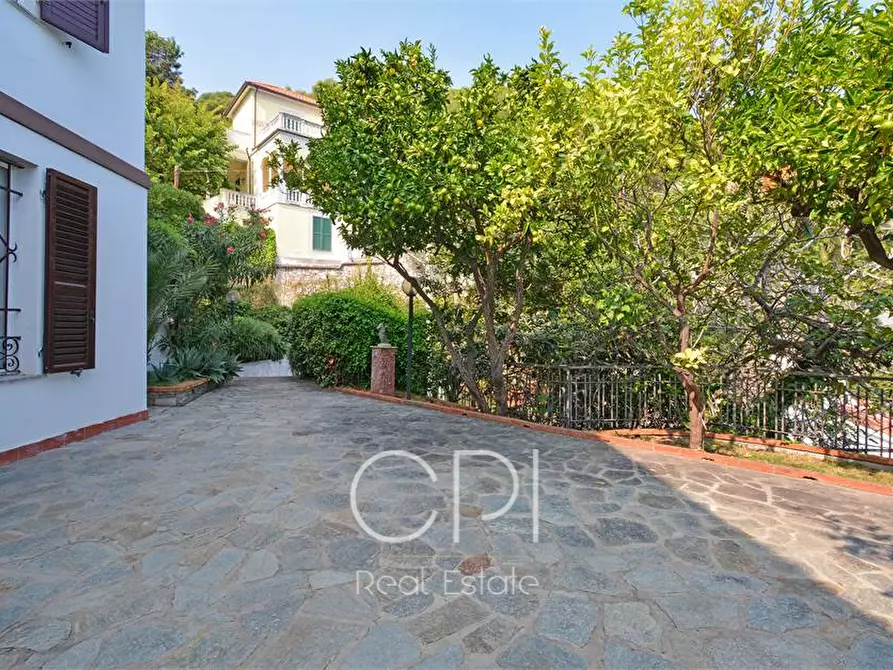 Immagine 10 di Villa in vendita  in Regione serre 37 a Alassio