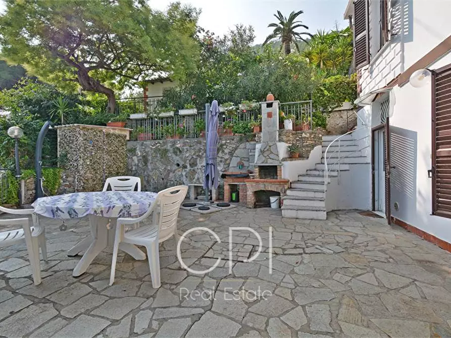 Immagine 11 di Villa in vendita  in Regione serre 37 a Alassio
