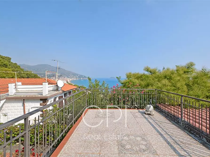 Immagine 12 di Villa in vendita  in Regione serre 37 a Alassio