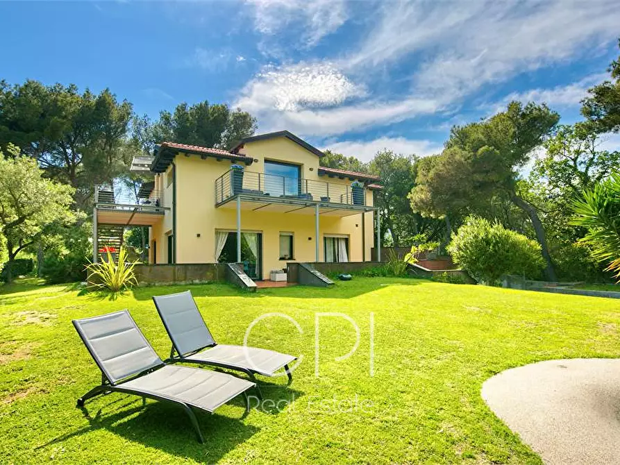 Immagine 12 di Villa in vendita  in Via Del Lampin 12 a Andora