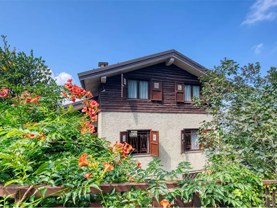 Immagine 10 di Villa in vendita  in Via Sapel 2 a Roburent