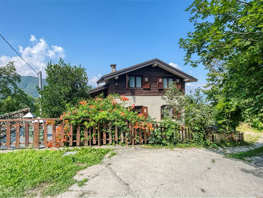 Immagine 11 di Villa in vendita  in Via Sapel 2 a Roburent