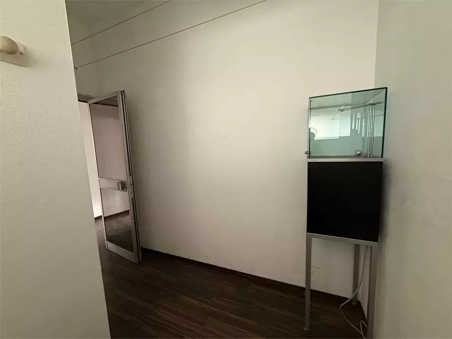 Immagine 8 di Laboratorio in vendita  in via della repubblica  5 a Valenza