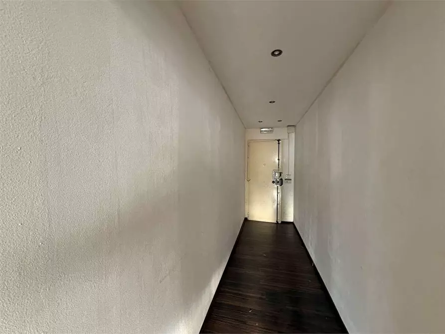 Immagine 9 di Laboratorio in vendita  in via della repubblica  5 a Valenza