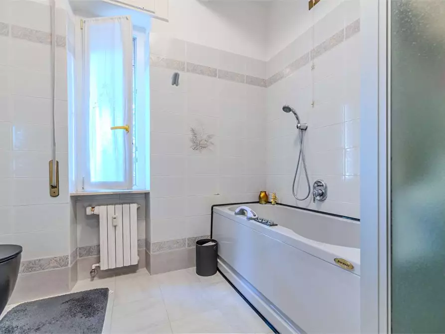 Immagine 10 di Appartamento in vendita  in via degli orti 53 a Albenga