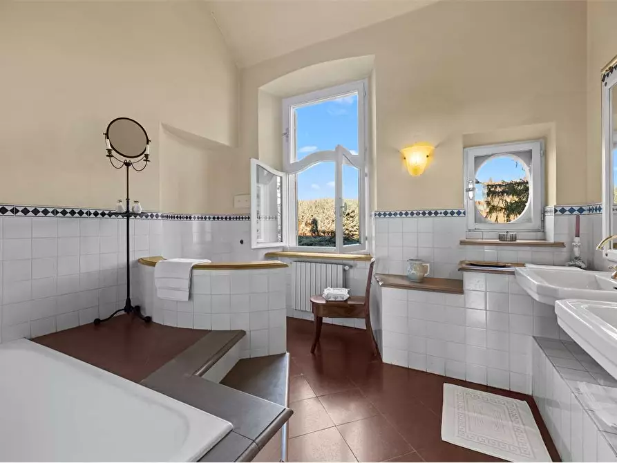 Immagine 34 di Villa in vendita  in STRADA CERCA 120 a Alessandria