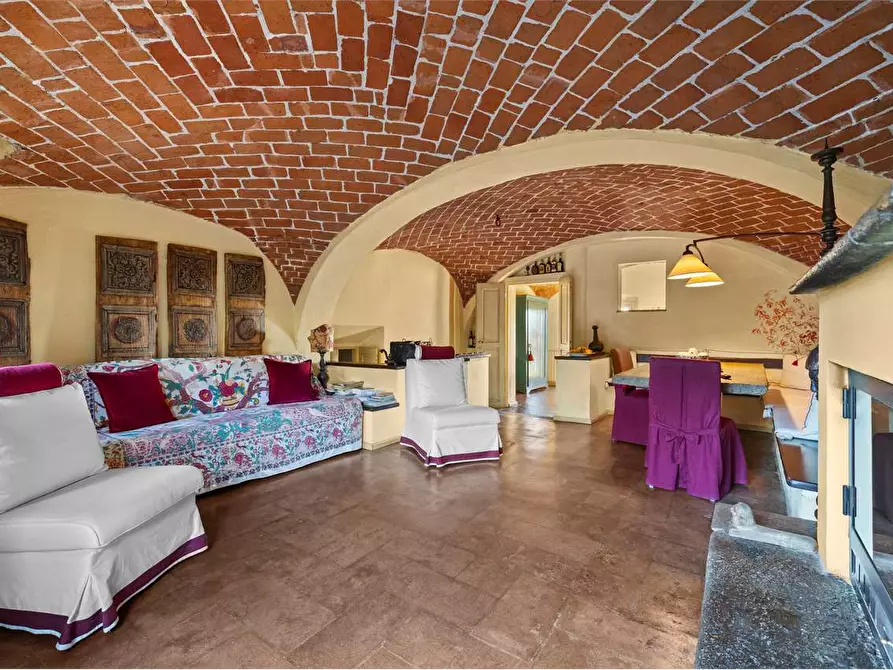 Immagine 39 di Villa in vendita  in STRADA CERCA 120 a Alessandria