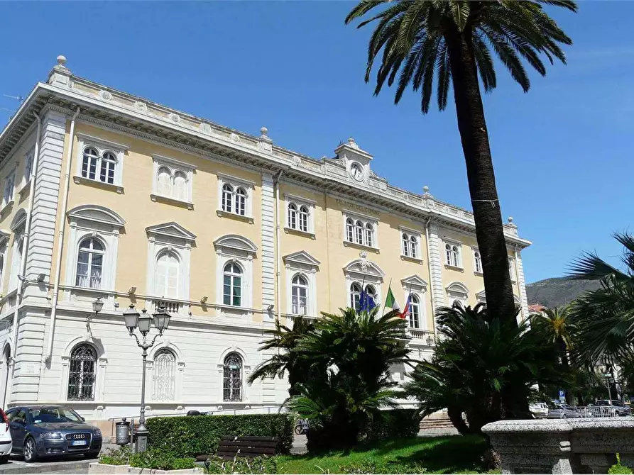 Immagine 13 di Ufficio in vendita  a Alassio