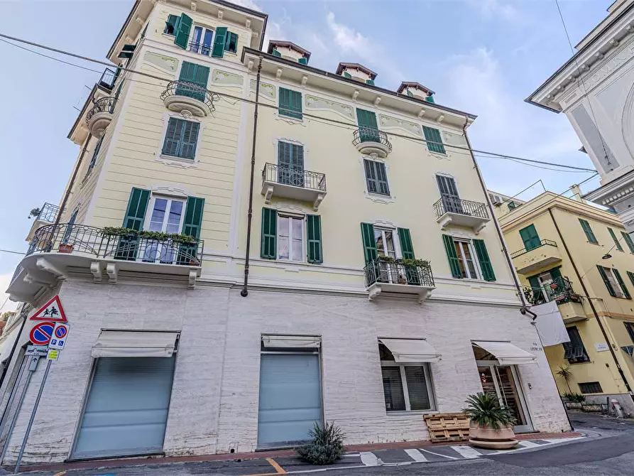 Immagine 3 di Ufficio in vendita  a Alassio