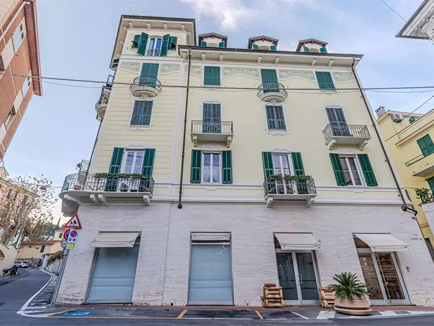 Immagine 5 di Ufficio in vendita  a Alassio