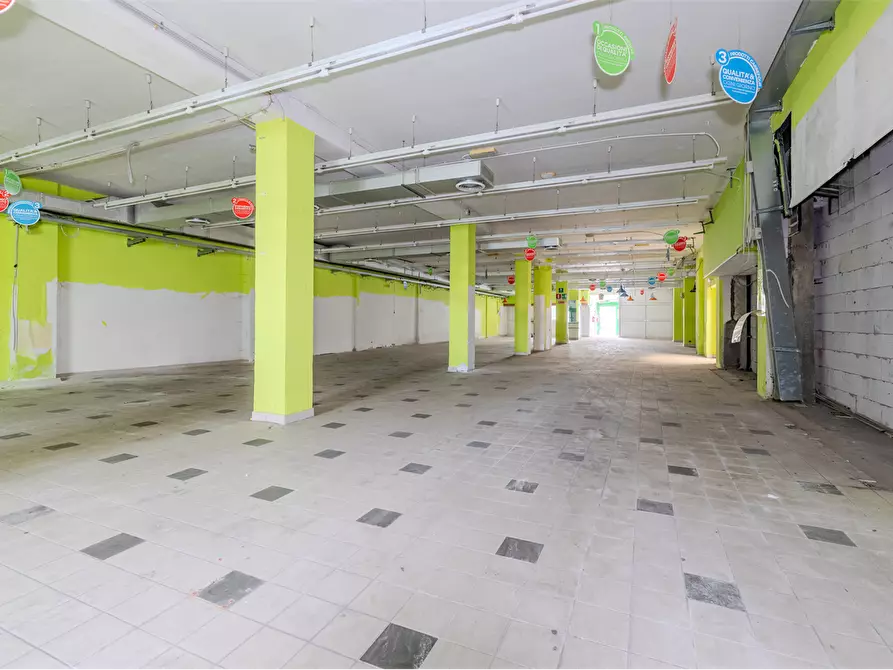 Immagine 7 di Negozio in vendita  in Corso Casale 34 a Asti