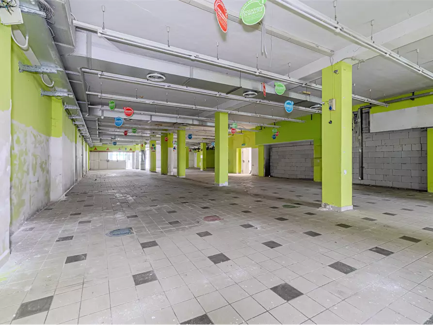 Immagine 8 di Negozio in vendita  in Corso Casale 34 a Asti