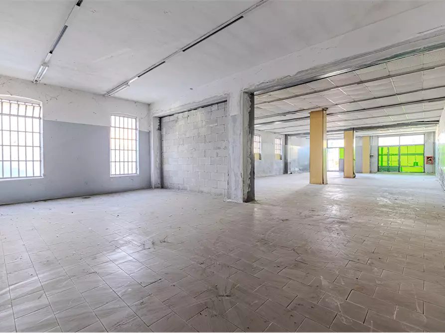 Immagine 16 di Negozio in vendita  in Corso Casale 34 a Asti