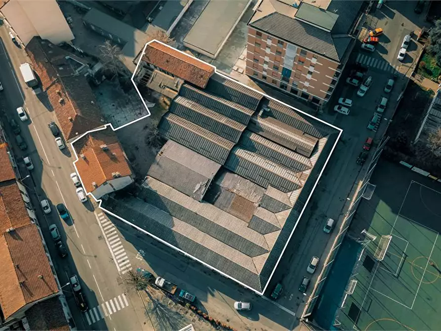 Immagine 3 di Negozio in vendita  in Corso Casale 34 a Asti