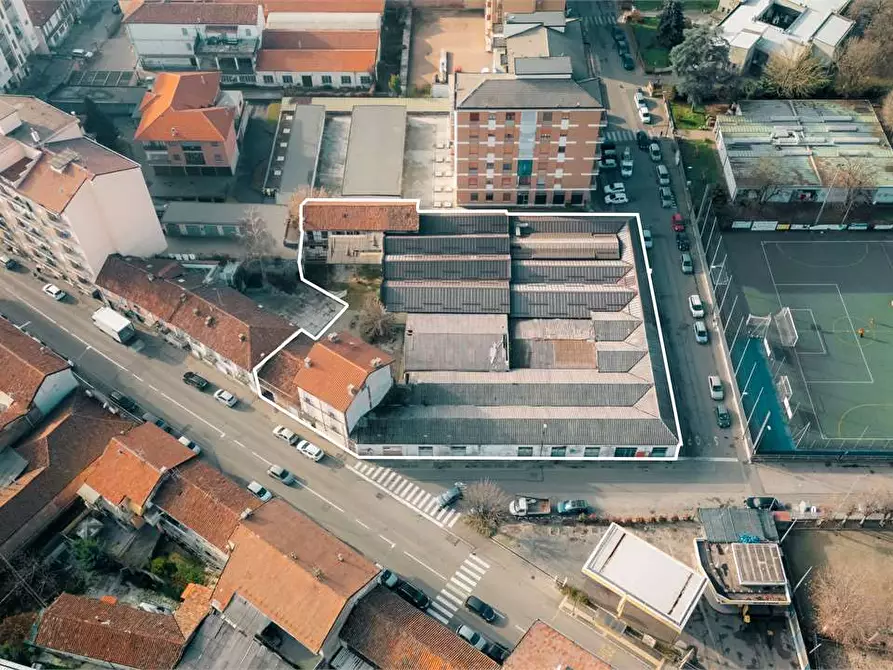 Immagine 2 di Negozio in vendita  in Corso Casale 34 a Asti