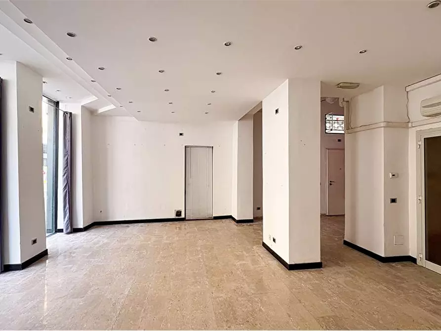 Immagine 20 di Negozio in vendita  in Via Camillo Benso Cavour 32 a Voghera