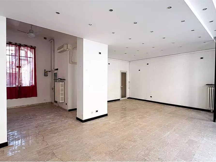 Immagine 29 di Negozio in vendita  in Via Camillo Benso Cavour 32 a Voghera