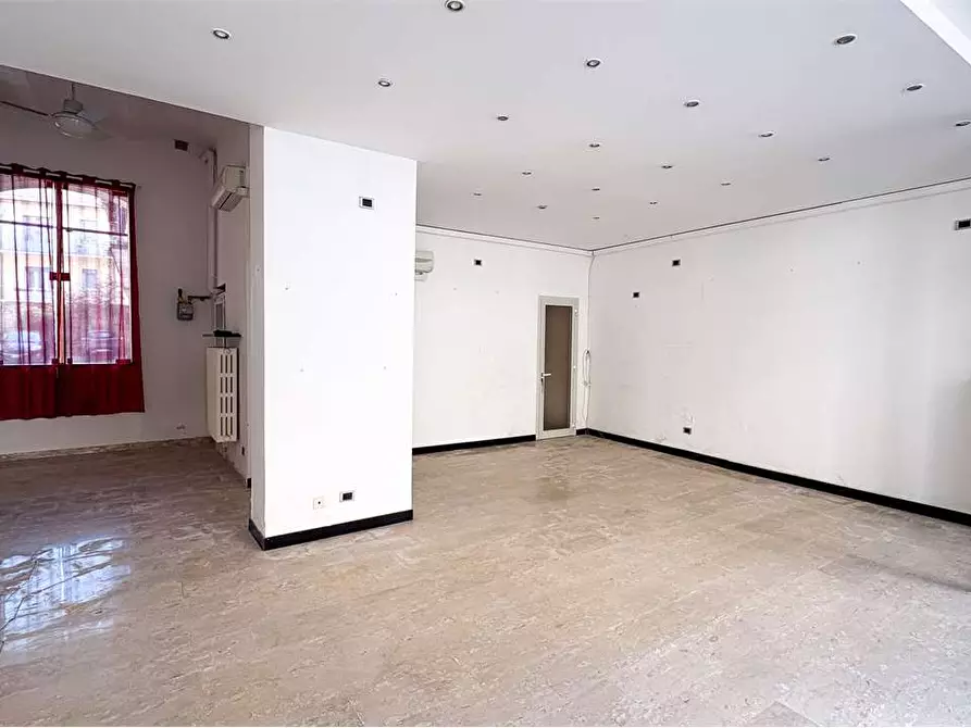 Immagine 34 di Negozio in vendita  in Via Camillo Benso Cavour 32 a Voghera