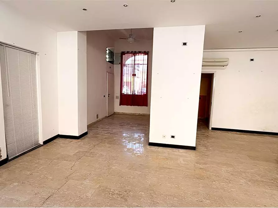 Immagine 39 di Negozio in vendita  in Via Camillo Benso Cavour 32 a Voghera