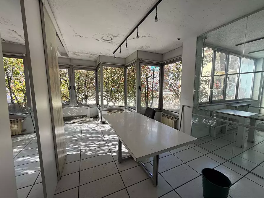 Immagine 20 di Negozio in affitto  in Via Aosta 21 a Torino