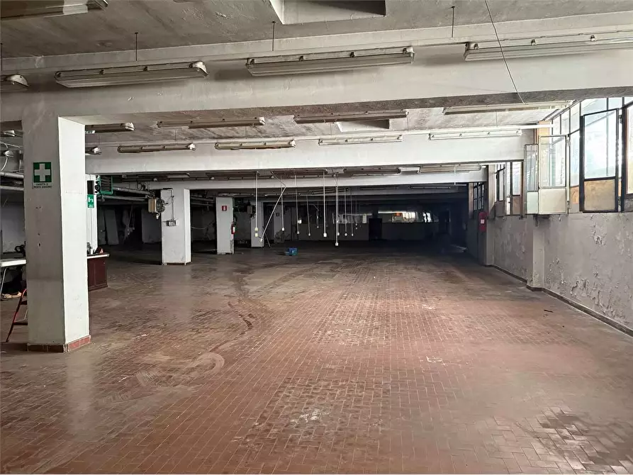 Immagine 7 di Negozio in affitto  in Via Aosta 21 a Torino