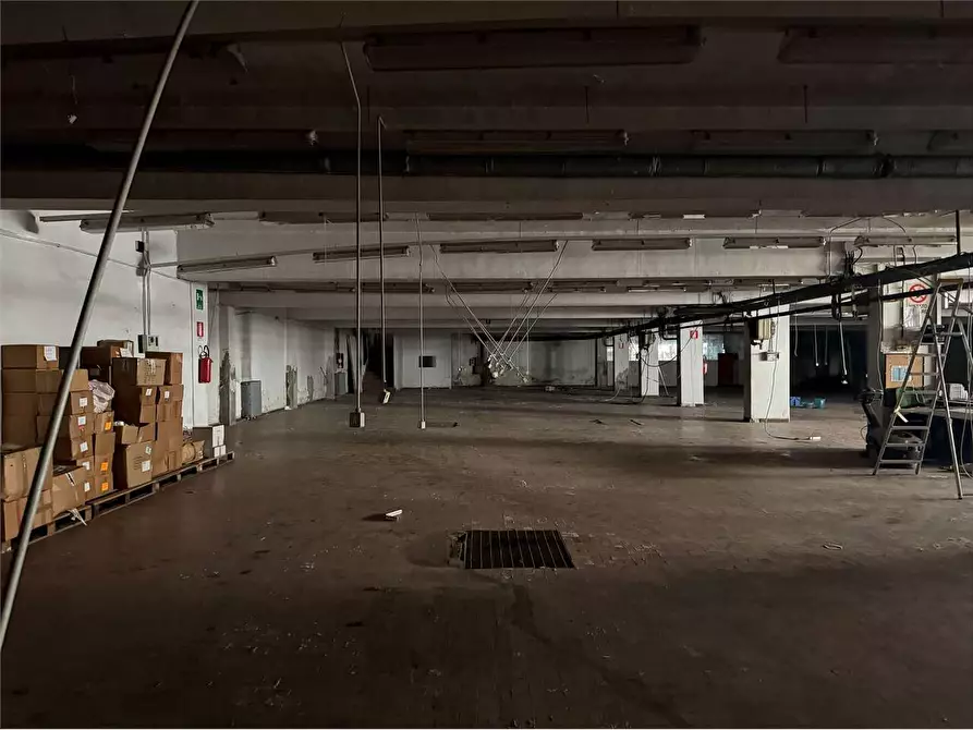 Immagine 6 di Negozio in affitto  in Via Aosta 21 a Torino