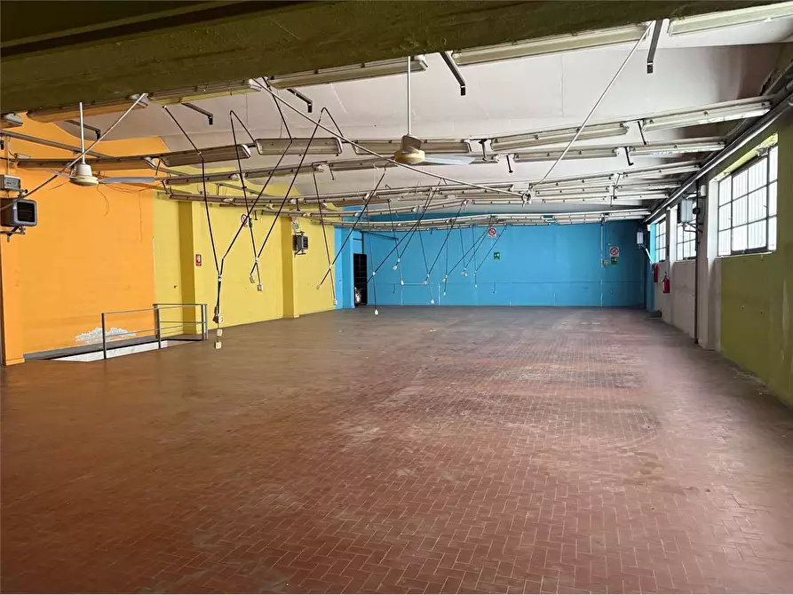 Immagine 4 di Negozio in affitto  in Via Aosta 21 a Torino