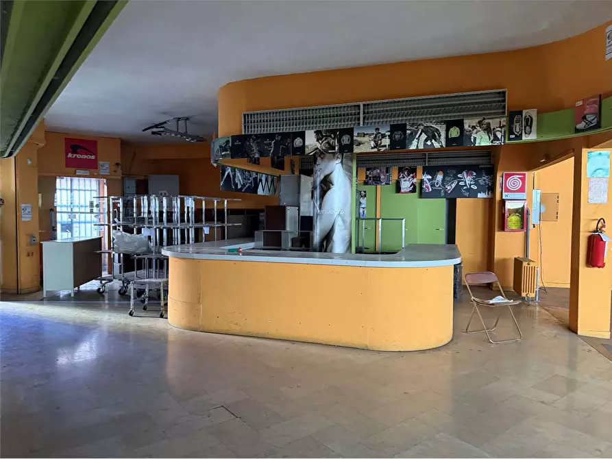 Immagine 5 di Negozio in affitto  in Via Aosta 21 a Torino