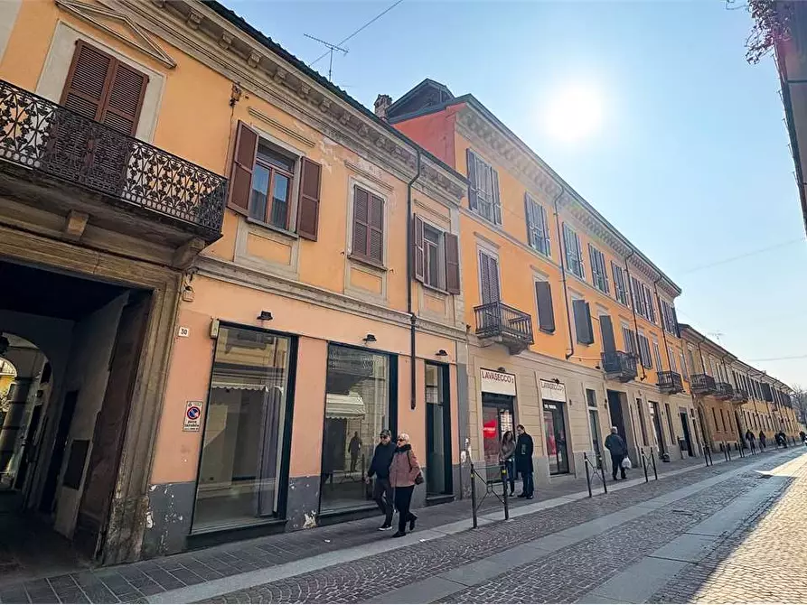 Immagine 3 di Negozio in affitto  in Via Camillo Benso Cavour 32 a Voghera
